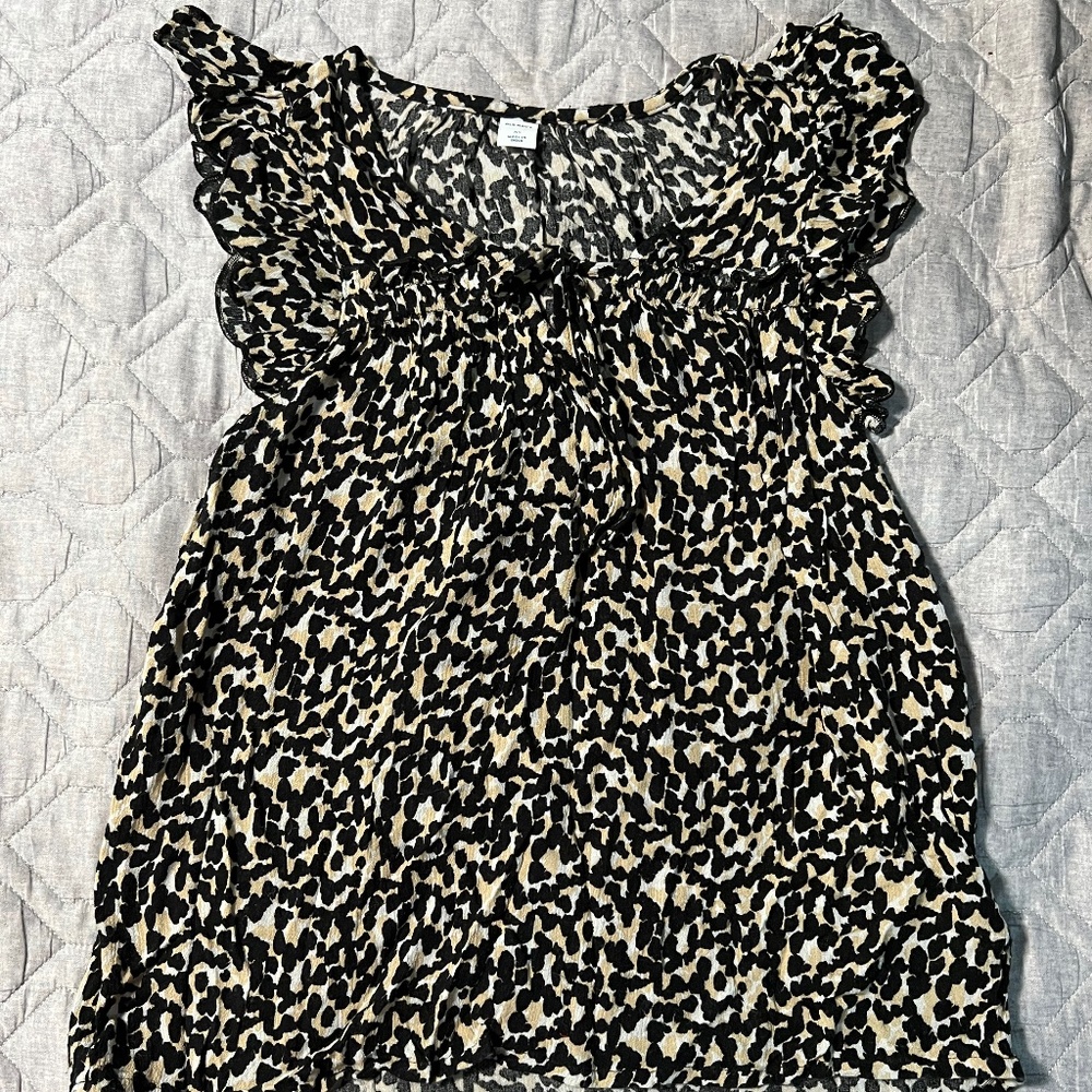 Old navy cheetah sleeveless blouse